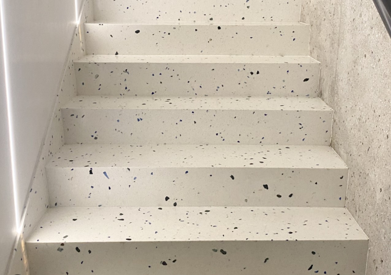 Cầu Thang Terrazzo Bị Thấm – Nguyên Nhân Và Cách Xử Lý Hiệu Quả